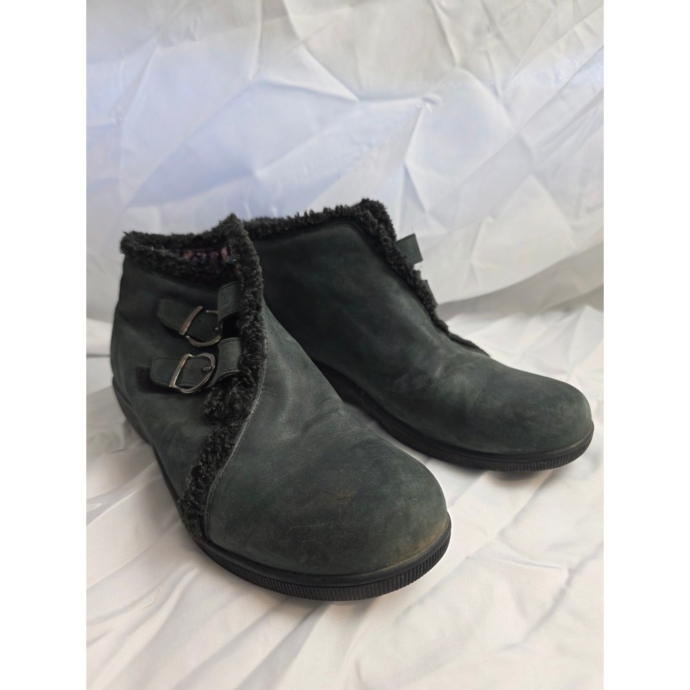 Gravity Defyer TB772U Black Leather Faux Fur Buckle Ankle Boots Womens 9